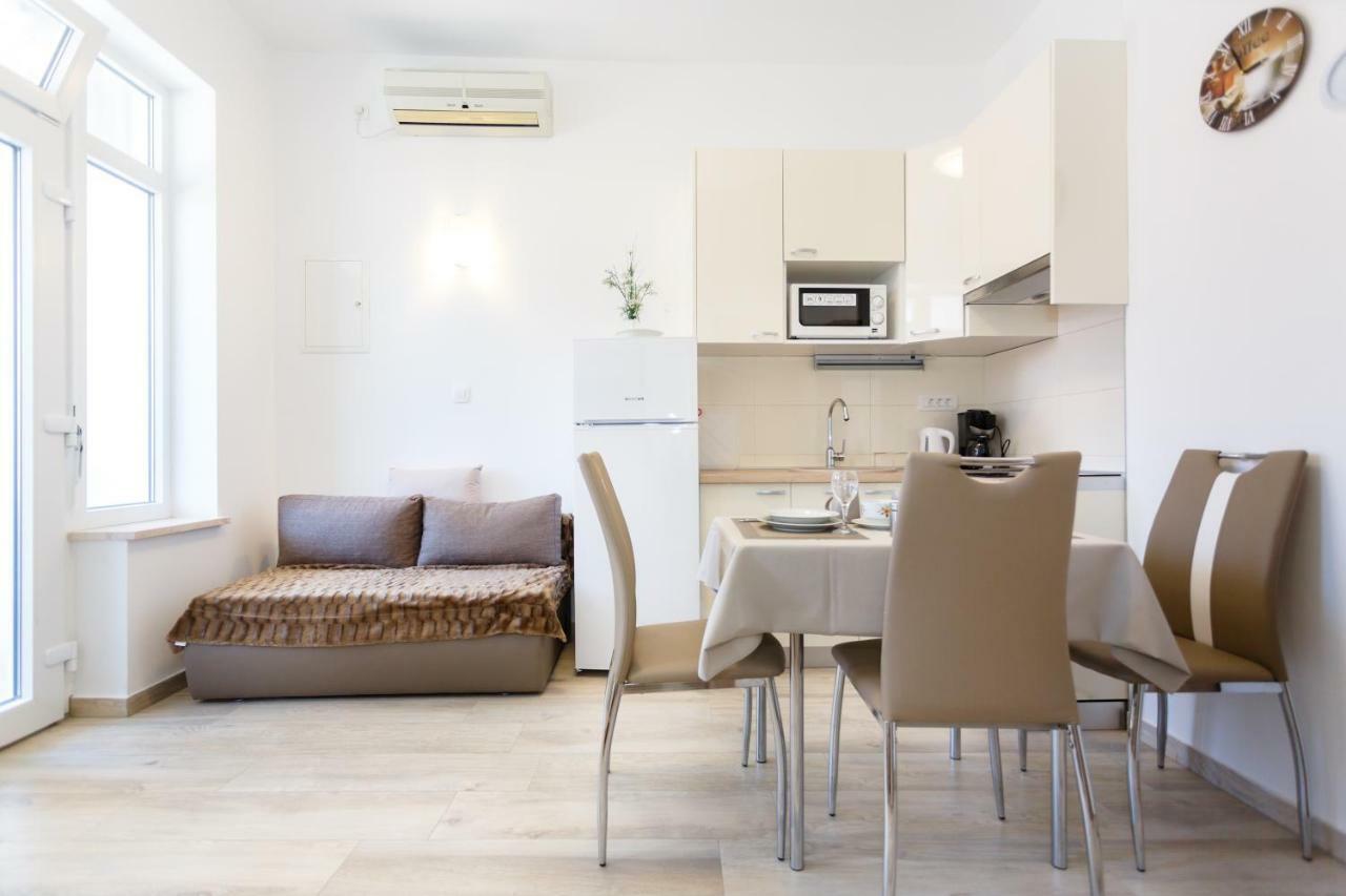 Apartment Rosemary 24 Krk Town Exterior foto